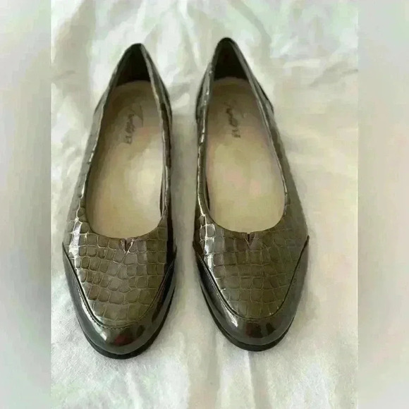 Trotters Women’s Arnello Flat, Size 6.5 - Picture 1 of 7
